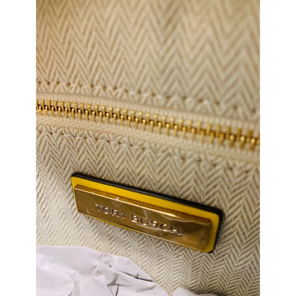 Tory Burch Kira Leather Small Camera Crossbody Bag - Picture 15 of 16